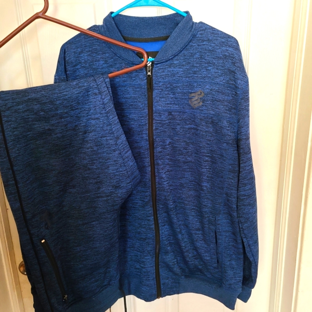 Mens Rocawear sweat suit set